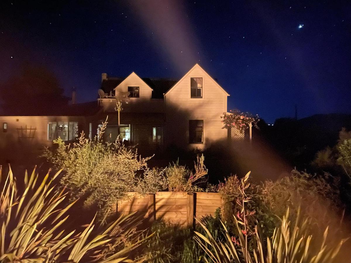 Ashley Villa Bnb Takaka Exterior photo
